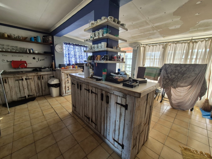 6 Bedroom Property for Sale in Oranjeville Free State